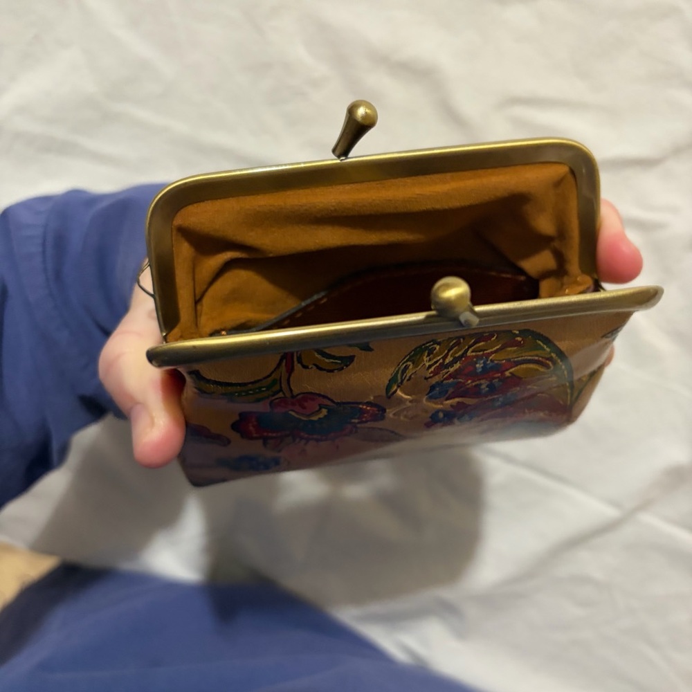 Patricia Nash leather coin purse - Picture 4 of 7